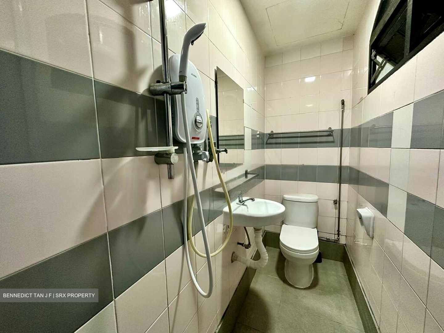 Jurong West Street 93 (D22), Terrace #484300711